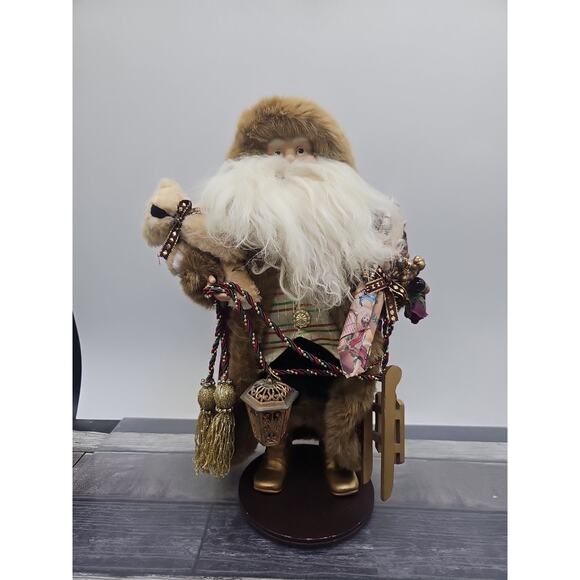 16" Old World Style Santa Claus Figurine [120] - Picture 2 of 14